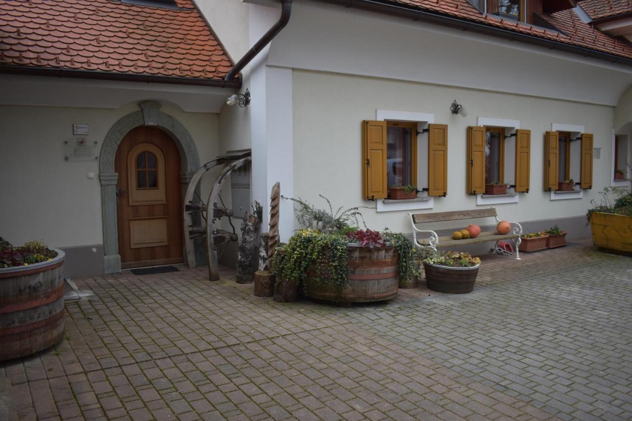 Farm stay Glamping Organic Farm Slibar *